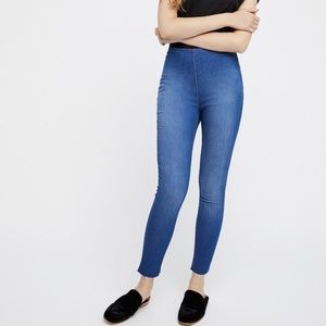 Free People Easy Goes It Medium Denim Leggings